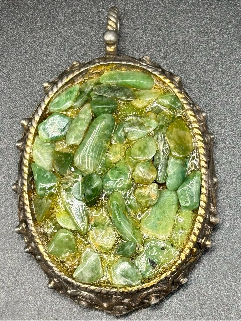 Vintage Green Aventurine Stone Chip Resin Mosaic Oval Pendant Silver Tone Boho